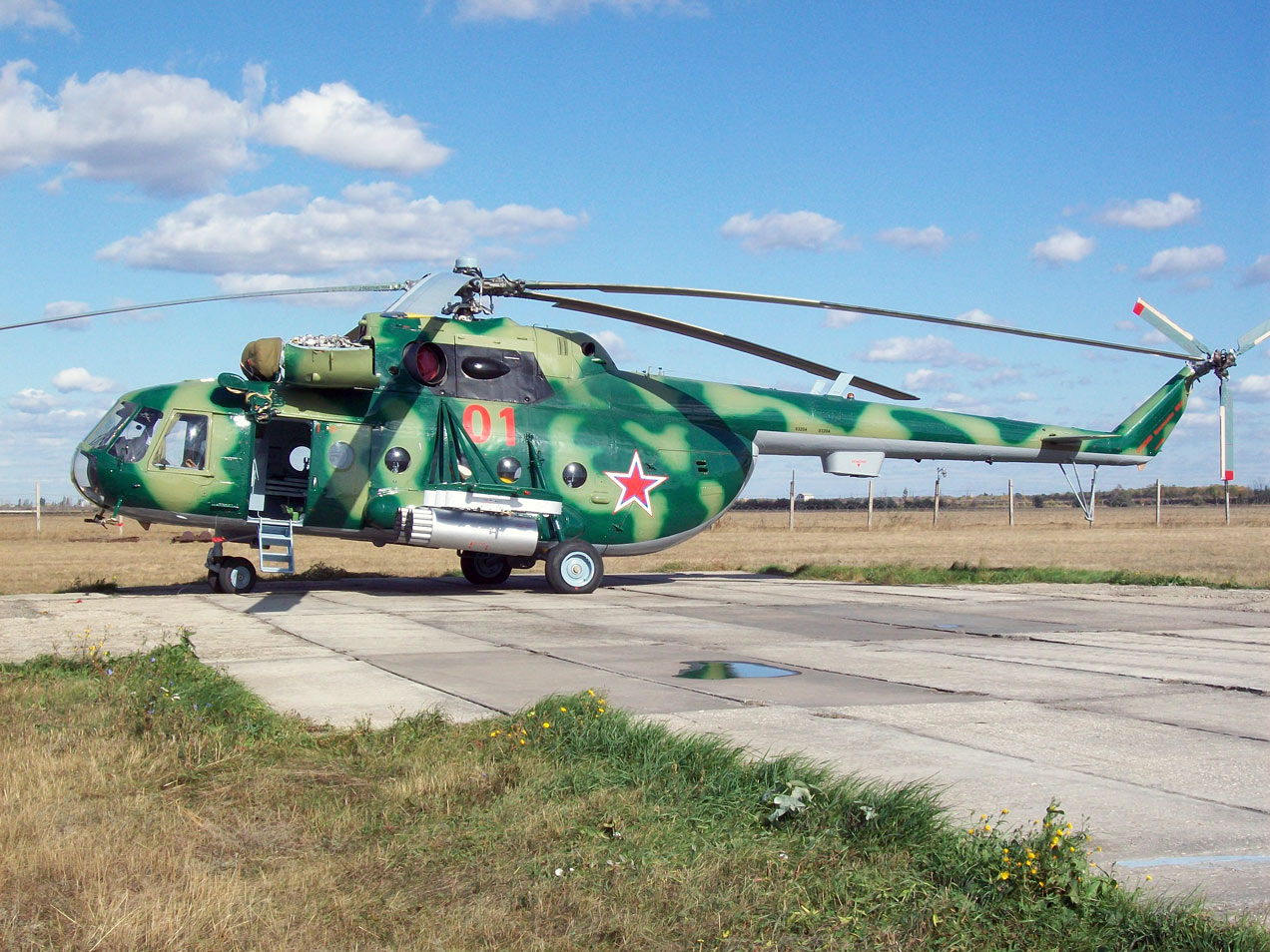 Mi-8MT   01 red
