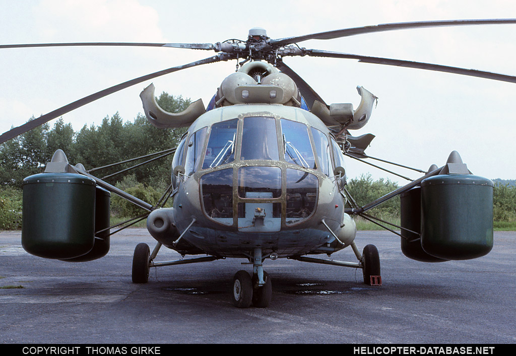 Mi-17 Zástavba-2   0807