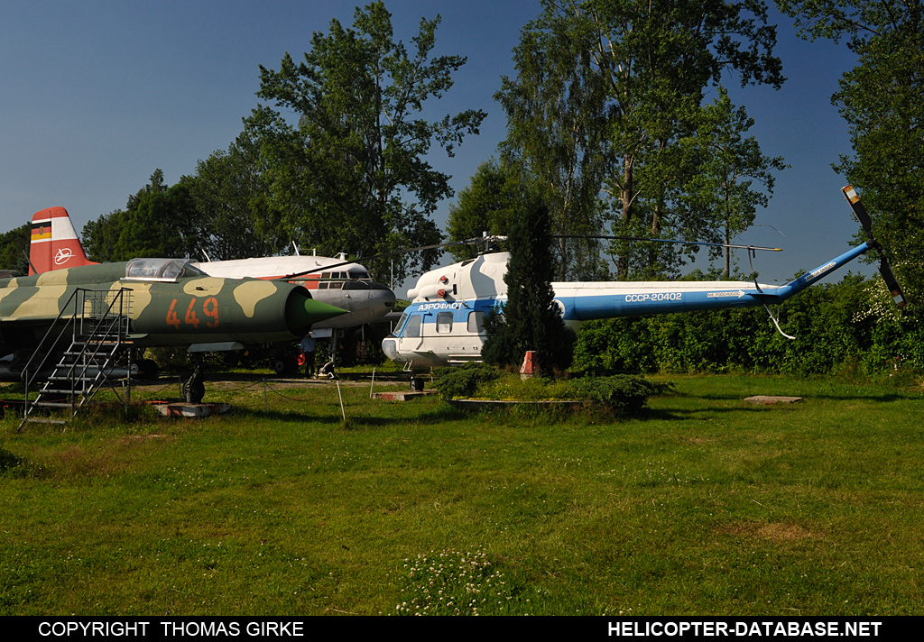 PZL Mi-2   CCCP-20402