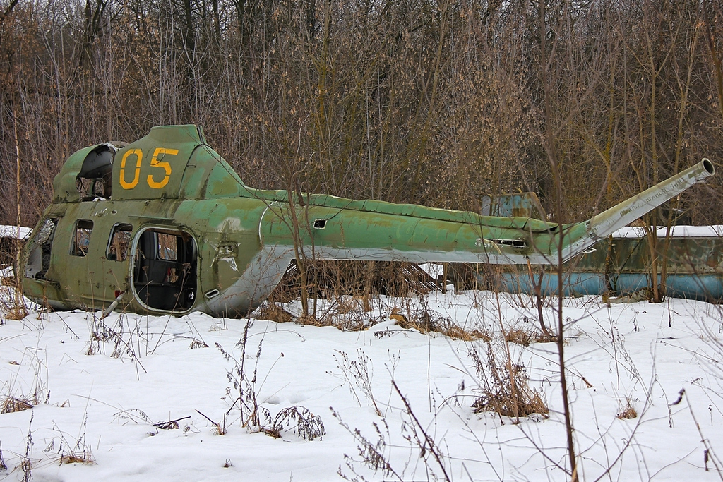 PZL Mi-2   05 yellow