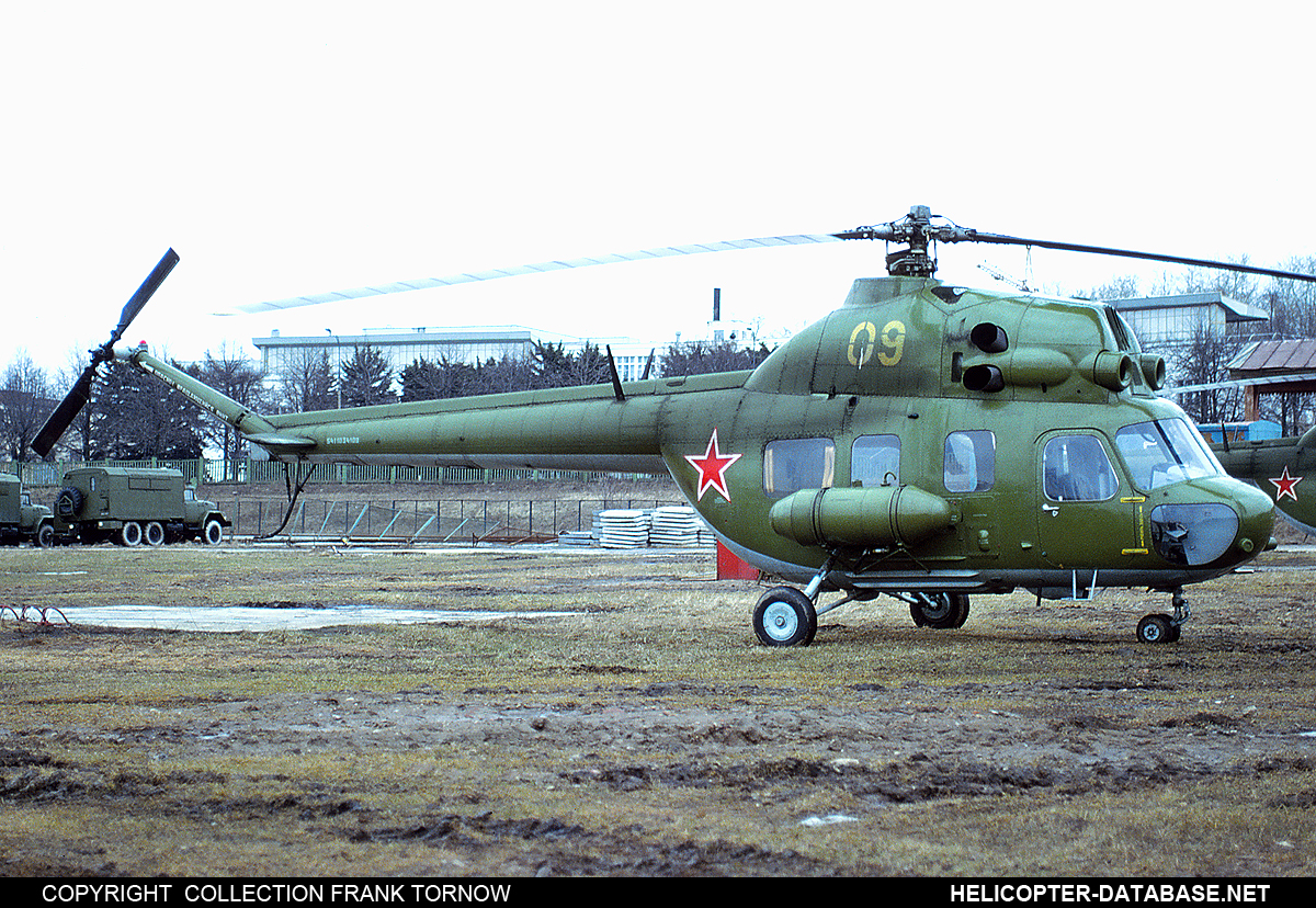 PZL Mi-2   09 yellow