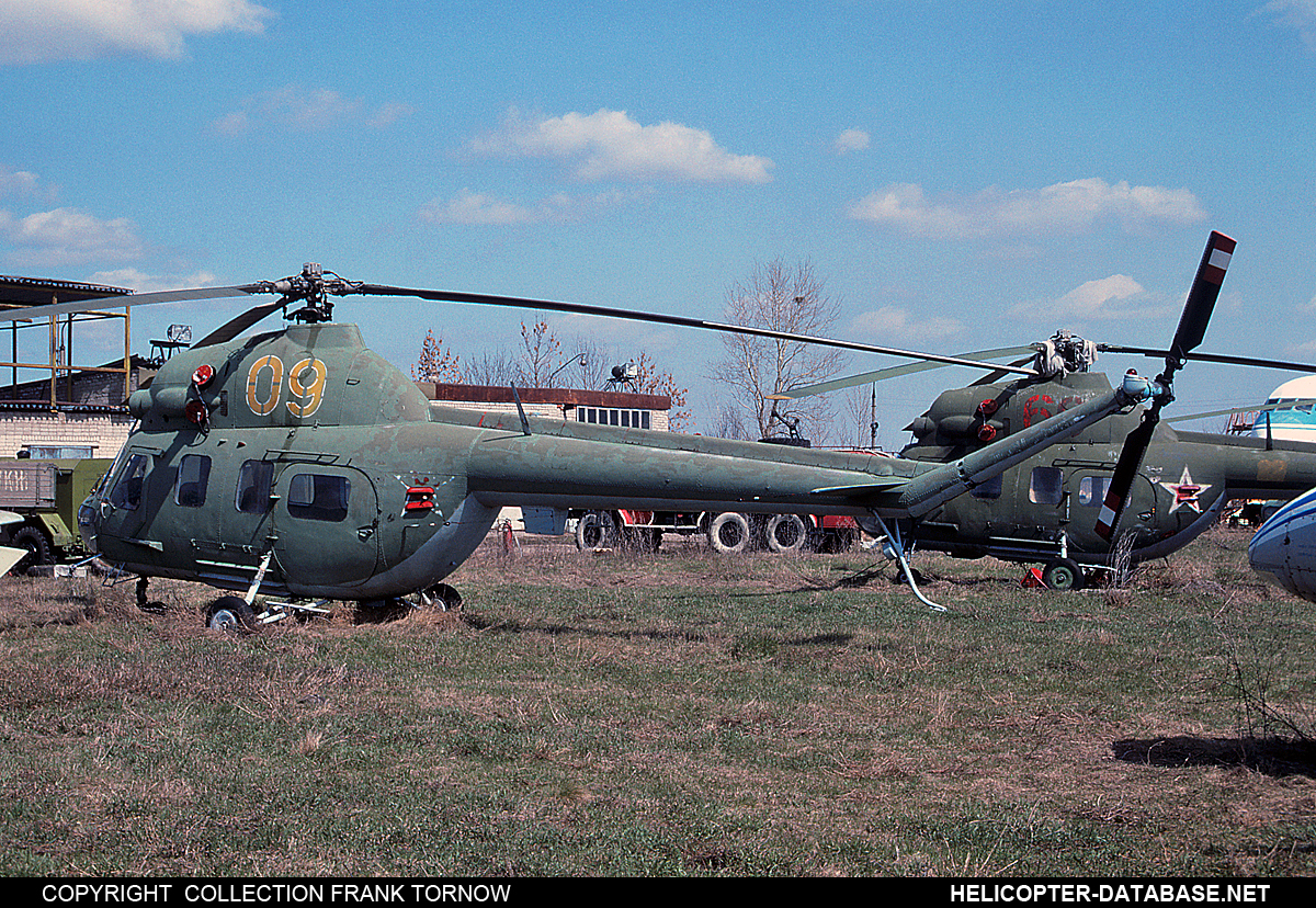 PZL Mi-2   09 yellow