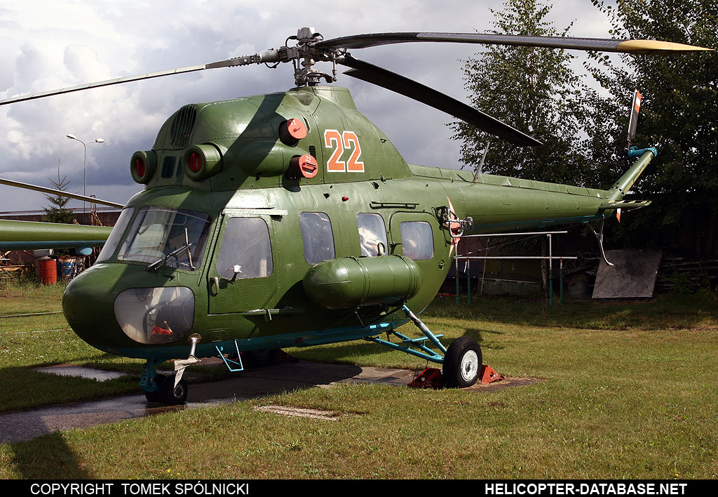 PZL Mi-2   22 red