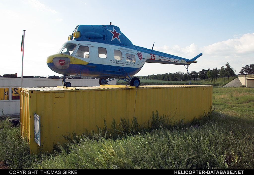 PZL Mi-2   35 red