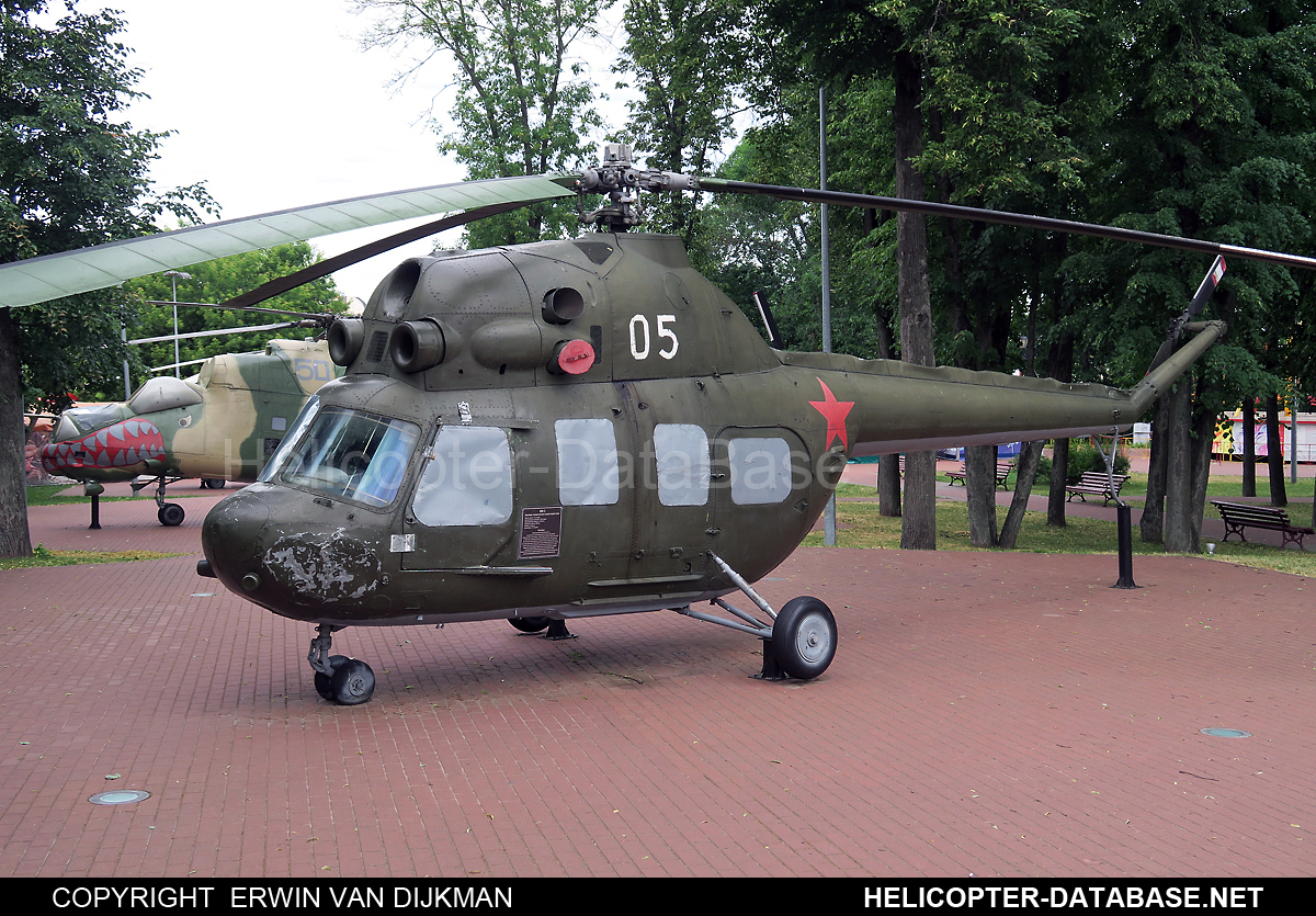 PZL Mi-2   05 white