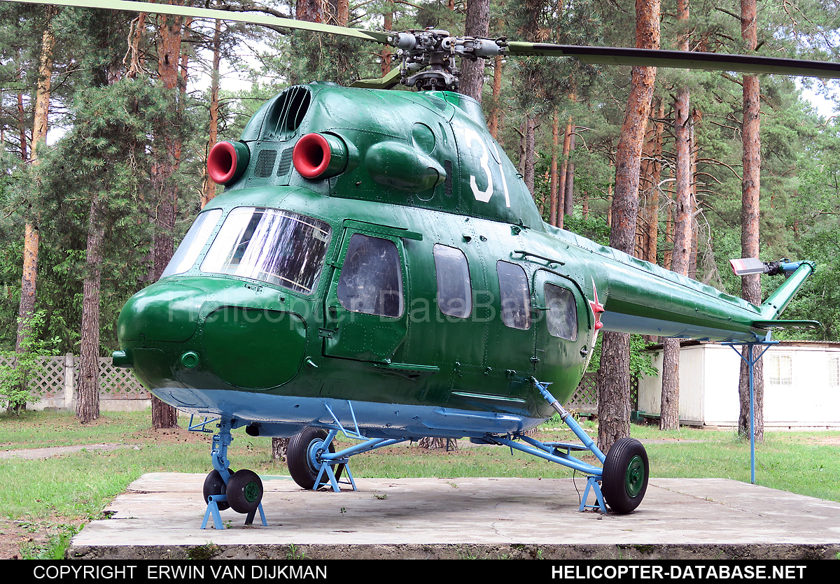 PZL Mi-2   31 white