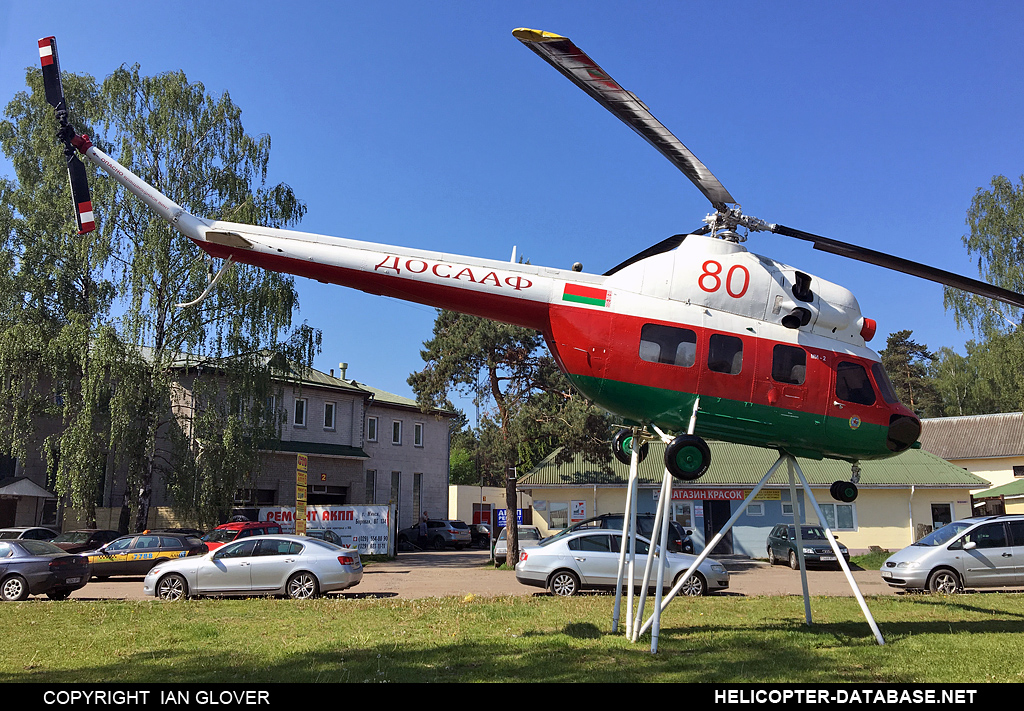 PZL Mi-2   80 red