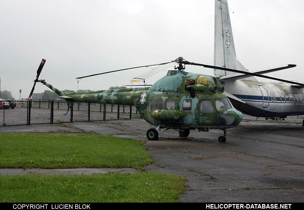 PZL Mi-2P   05 yellow