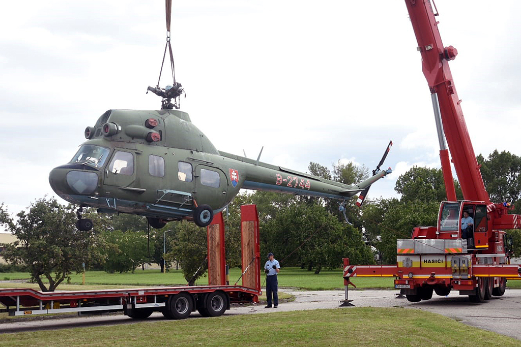 PZL Mi-2   B-2744