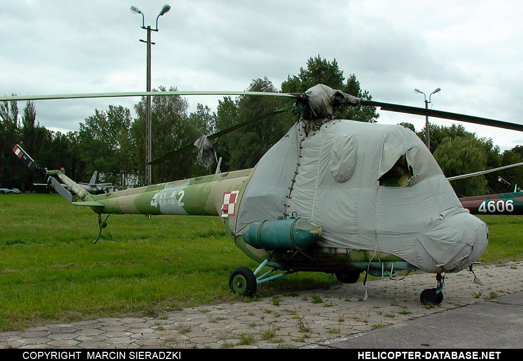 PZL Mi-2   4042