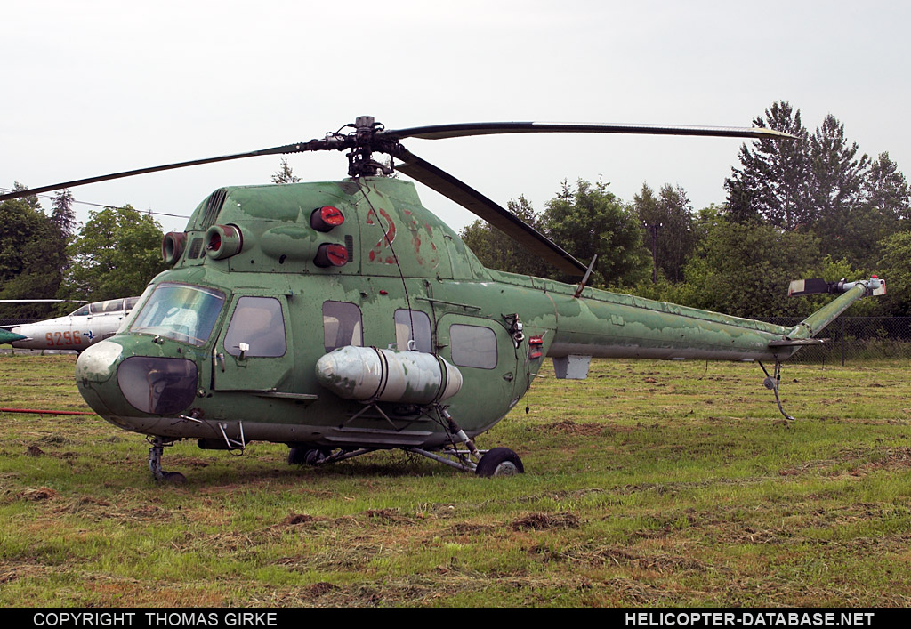 PZL Mi-2   28 red
