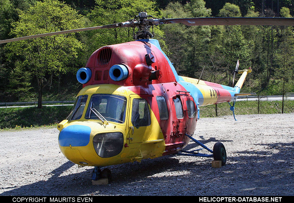 PZL Mi-2   4404