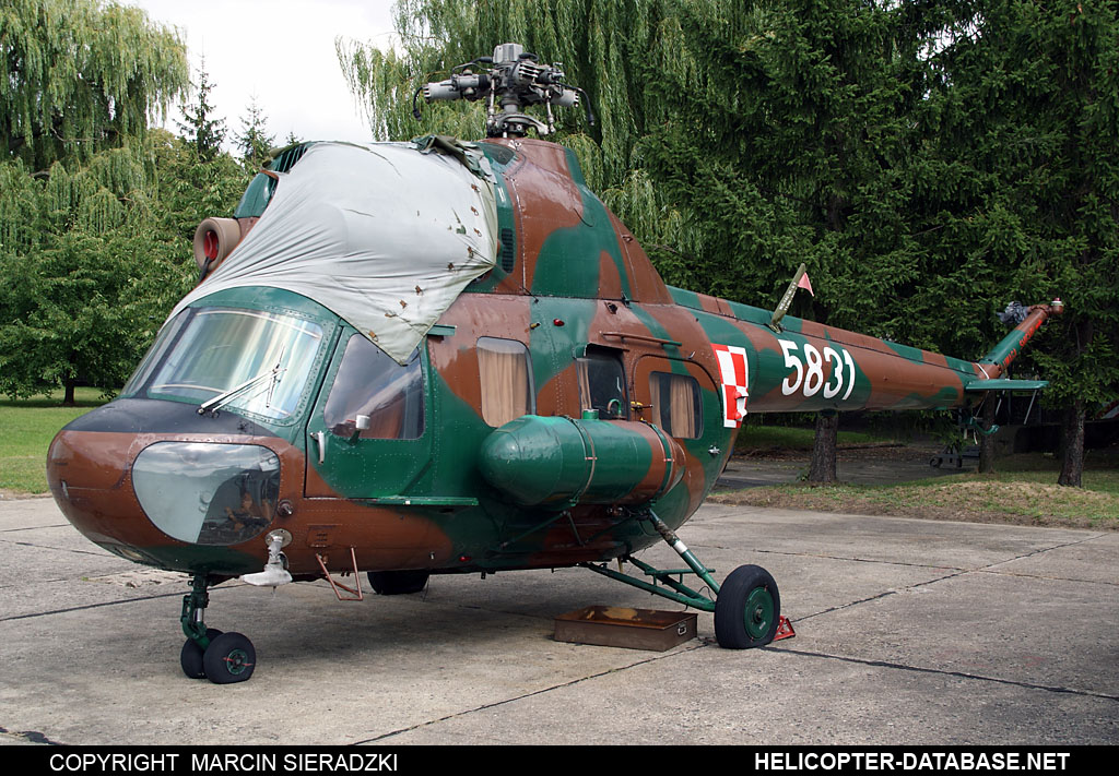 PZL Mi-2D 5831