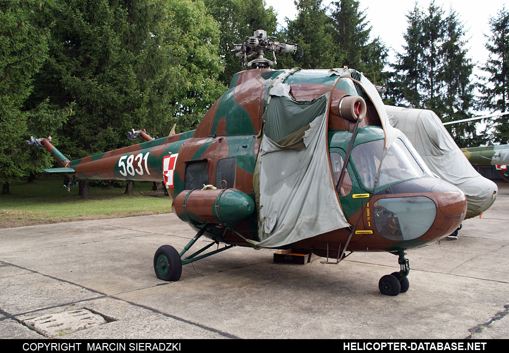 PZL Mi-2D   5831