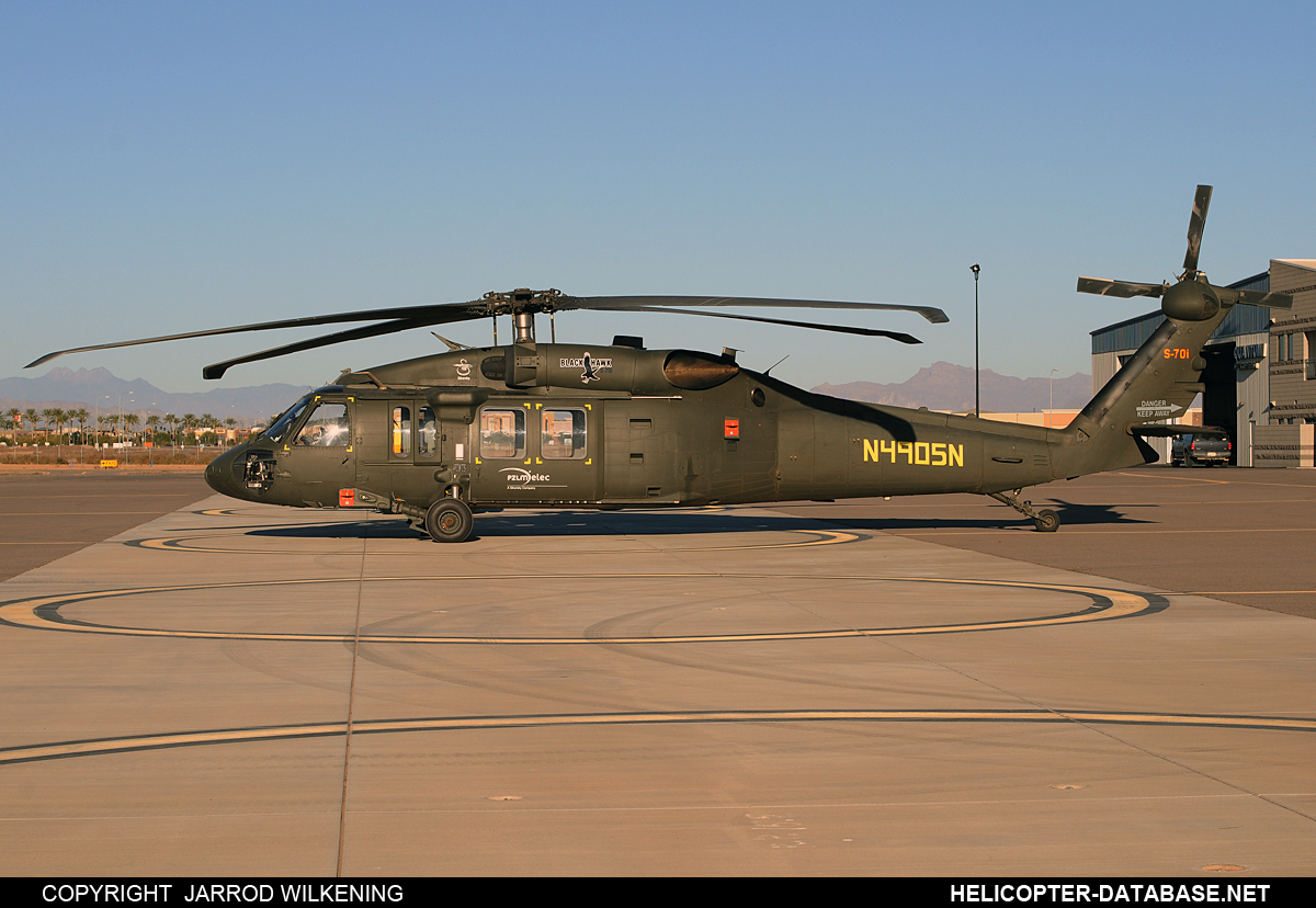 PZL S-70i Black Hawk   N4905N