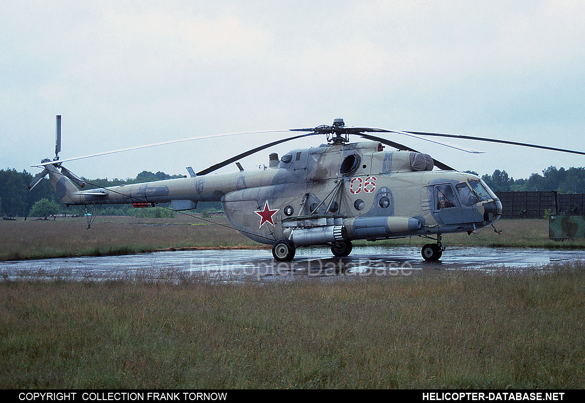 Mi-8MT   06 red