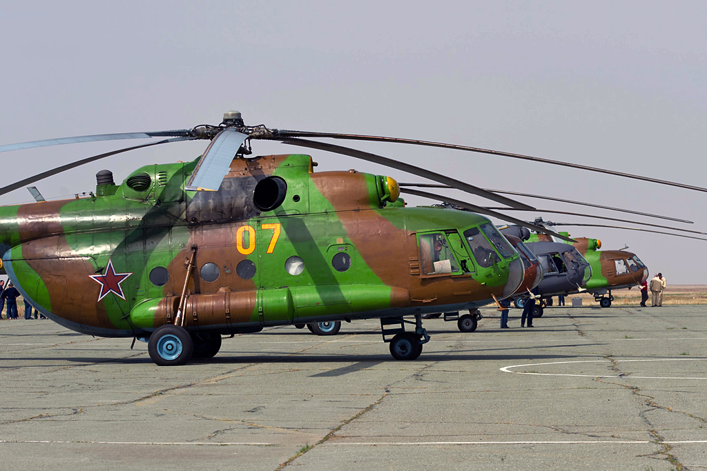 Mi-8MT   07 yellow
