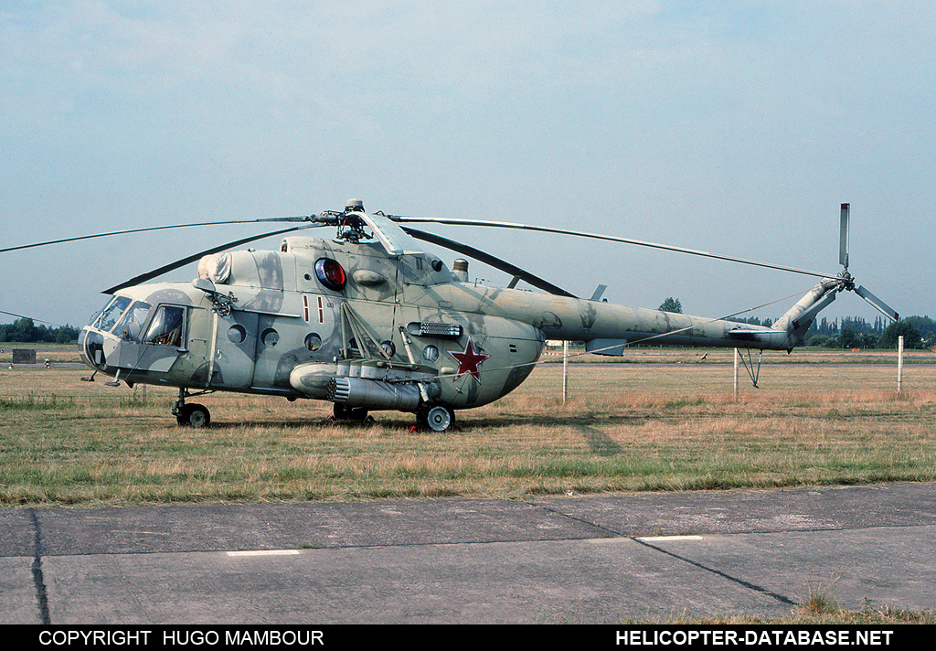 Mi-8MT   11 red