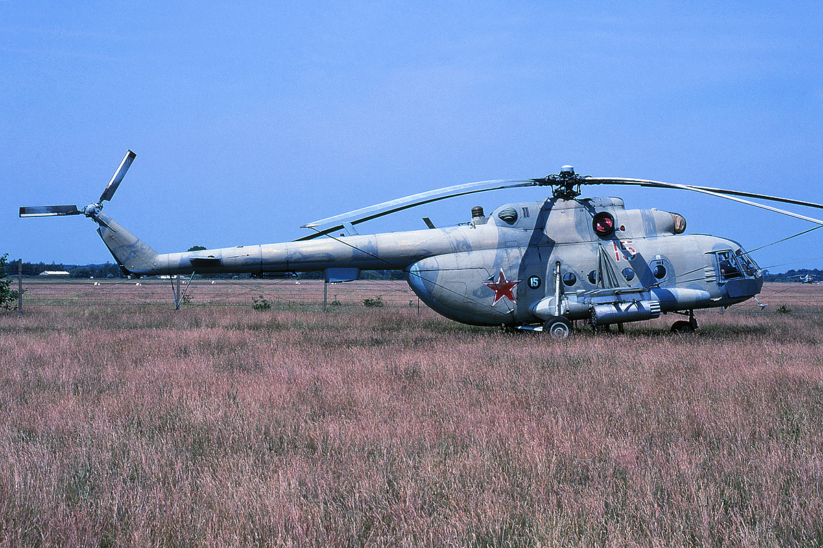 Mi-8MT   15 red