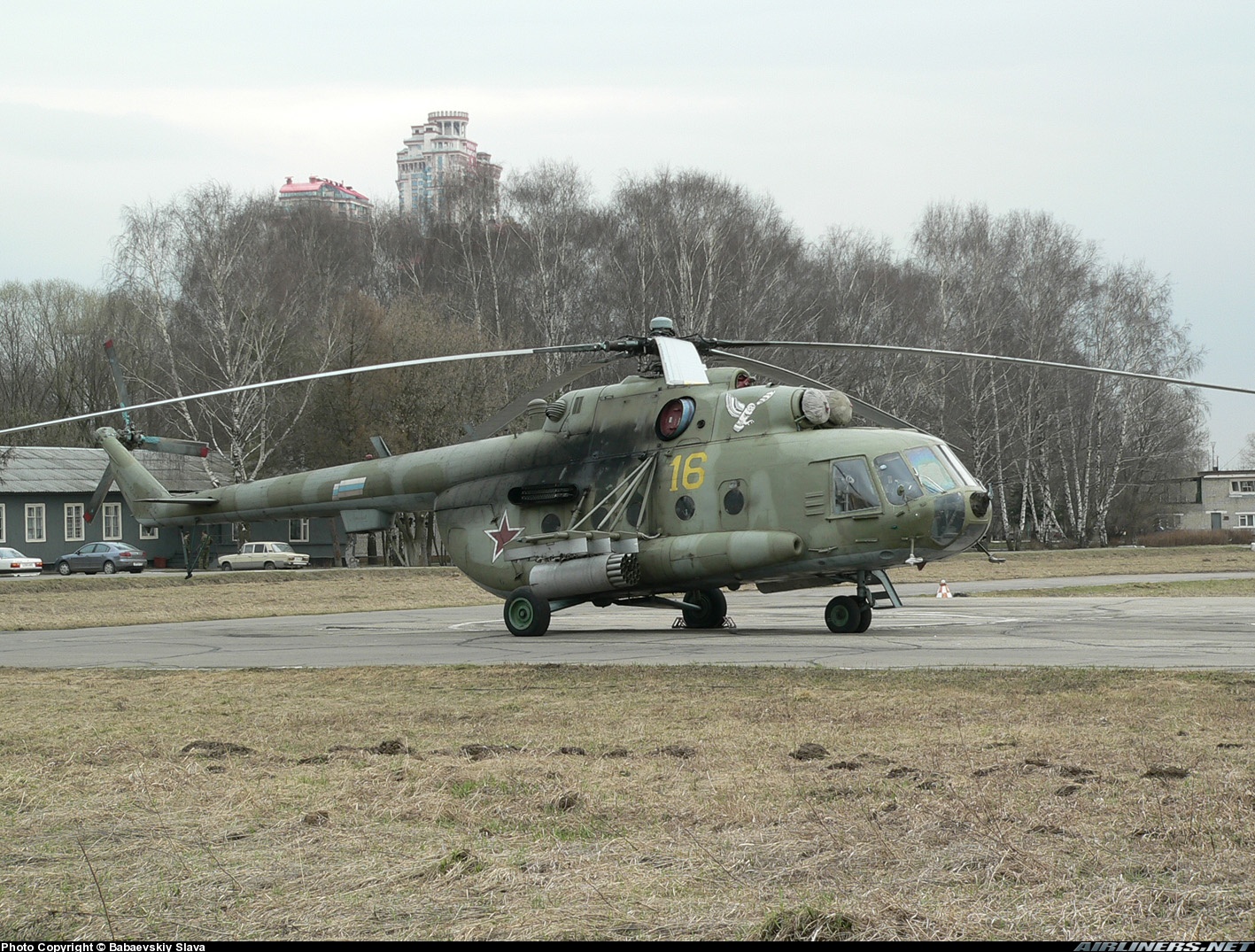 Mi-8MT   16 yellow
