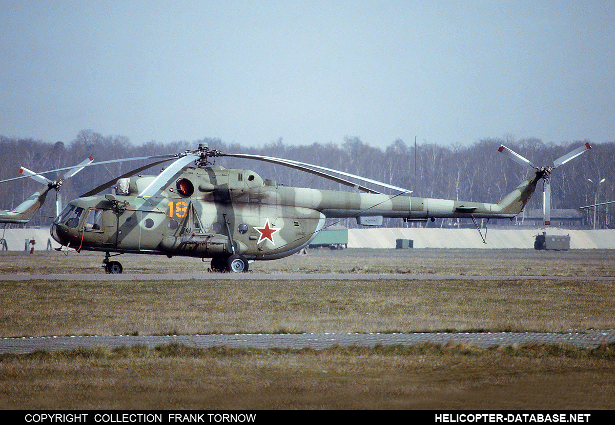 Mi-8MT   18 orange