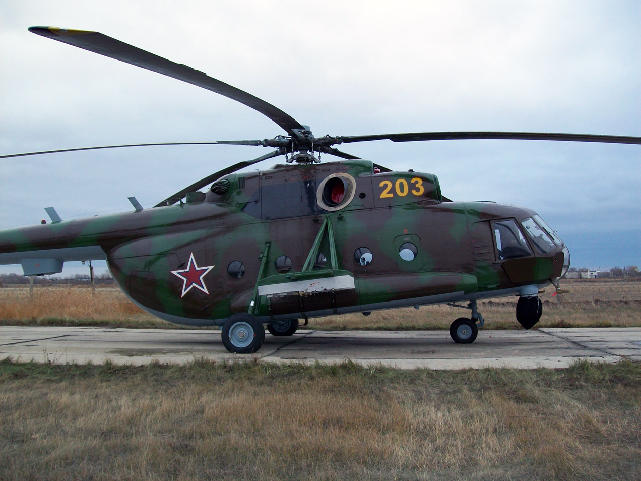 Mi-8MTKO   203 yellow