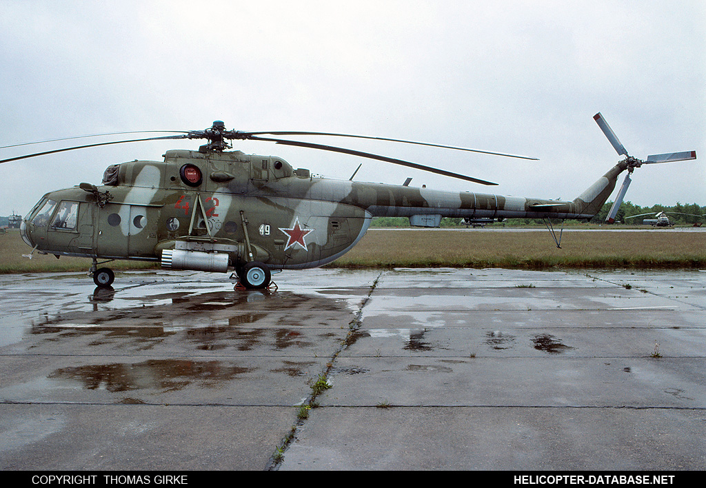 Mi-8MT   42 red