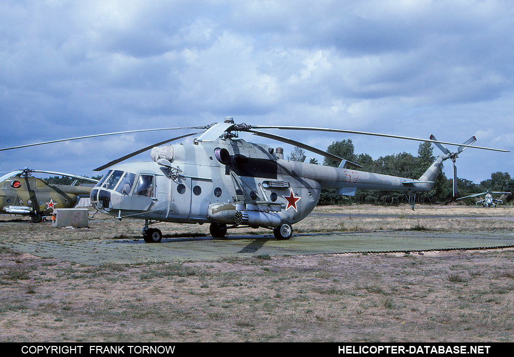 Mi-8MT   52 red
