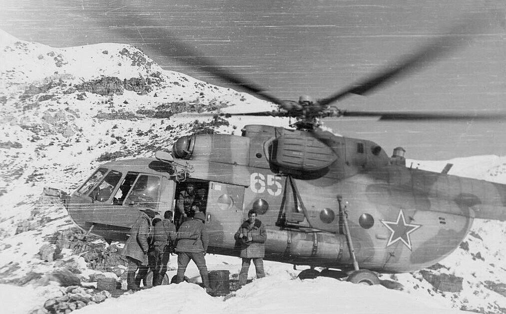 Mi-8MT   65 white