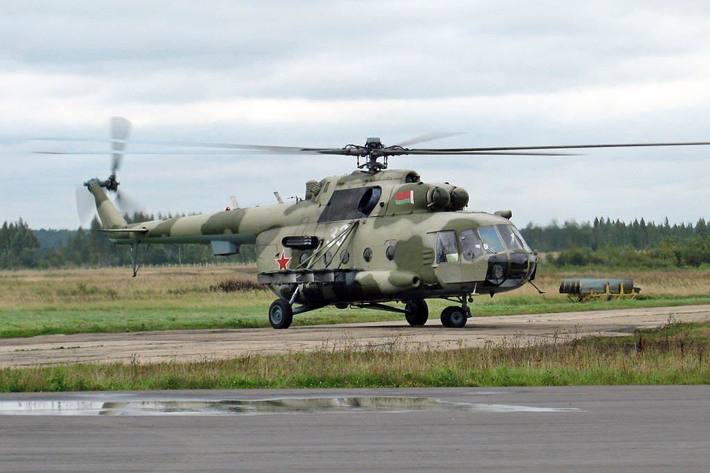 Mi-8MT   33 white