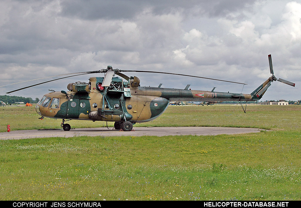 Mi-17   701