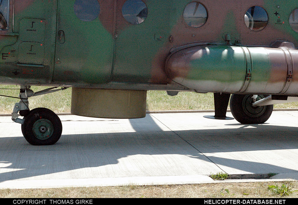Mi-17 Zástavba-2M   0824
