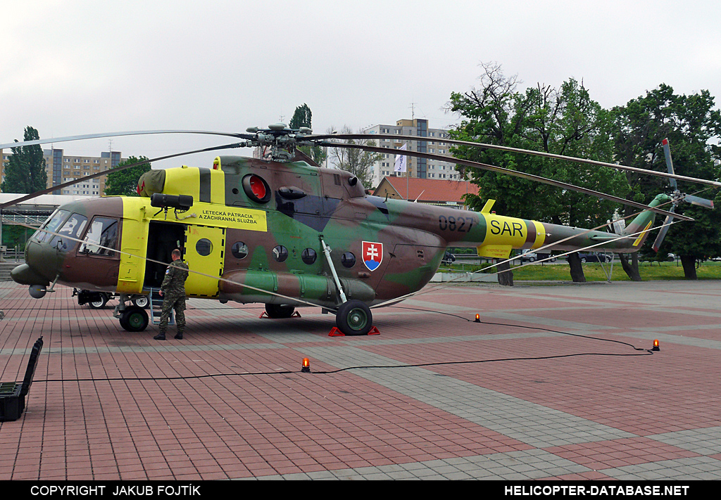 Mi-17 LPZS   0827