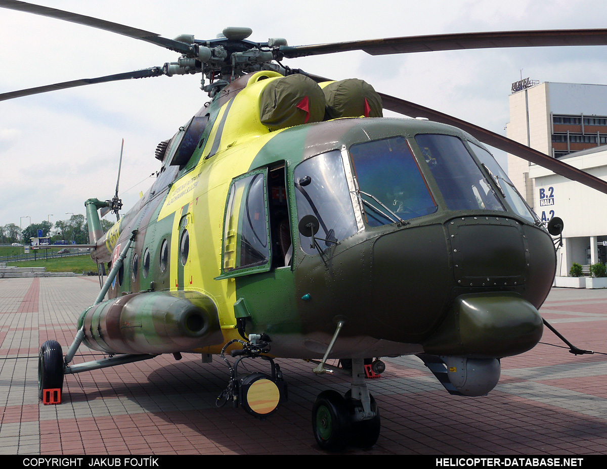 Mi-17 LPZS   0827