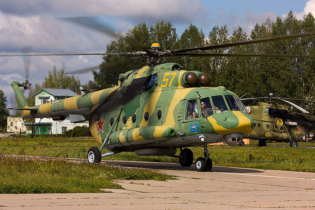 Mi-8MTL   57 yellow