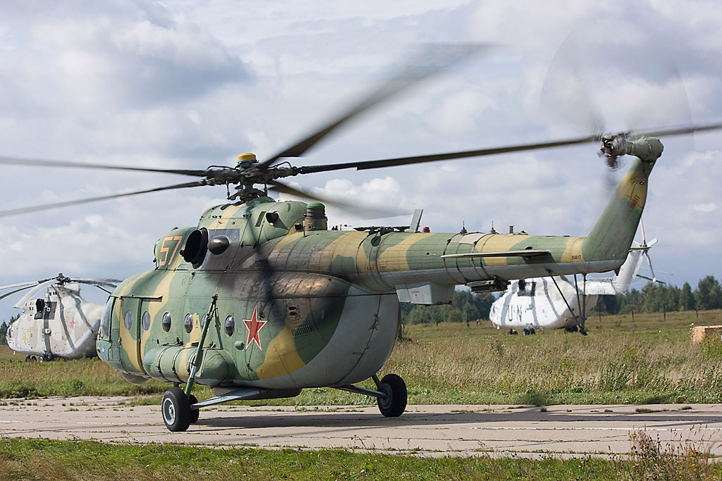 Mi-8MTL   57 yellow