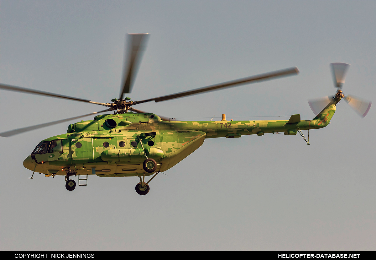 Mi-17V-5   742 black