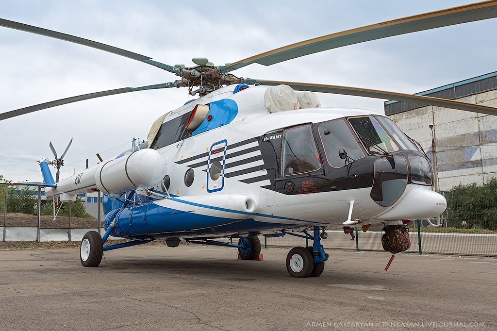 Mi-8AMT   817 black