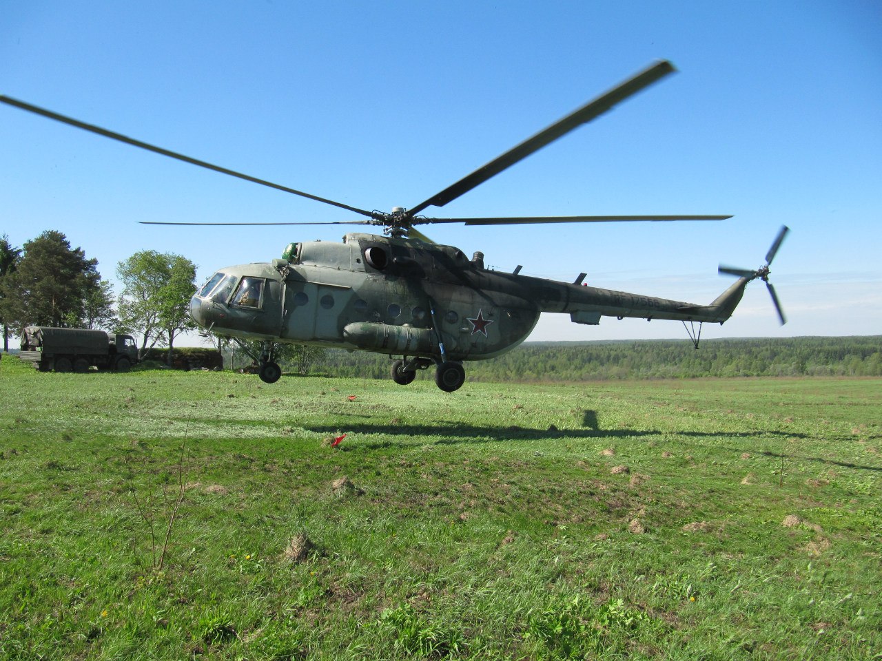 Mi-8MT   RF-17566