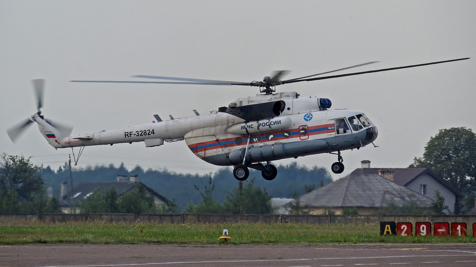 Mi-8MT   RF-32824