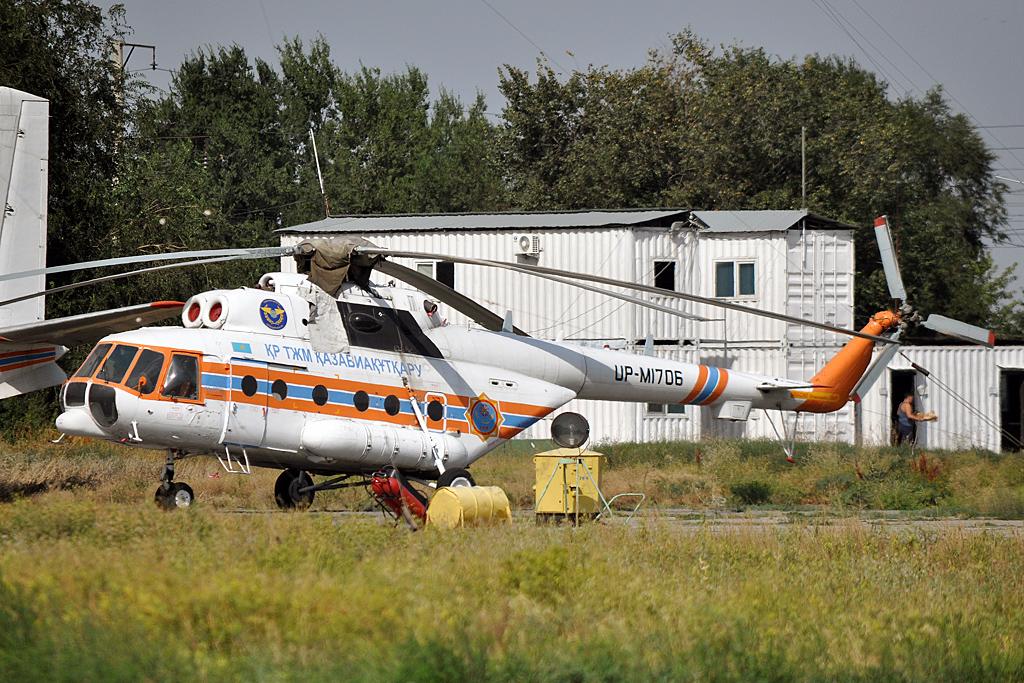 Mi-171C   UP-MI706