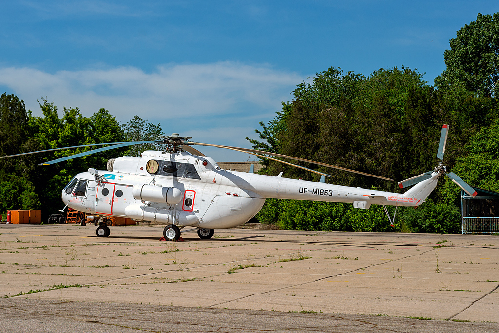 Mi-8AMT   UP-MI863