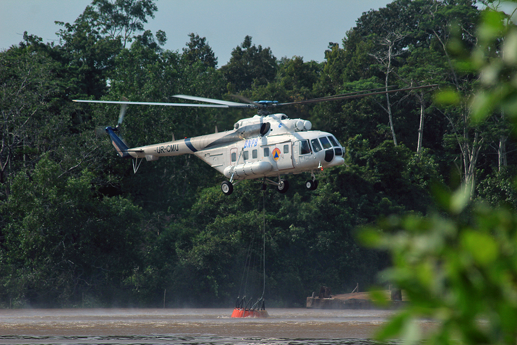 Mi-8AMT   UR-CMU