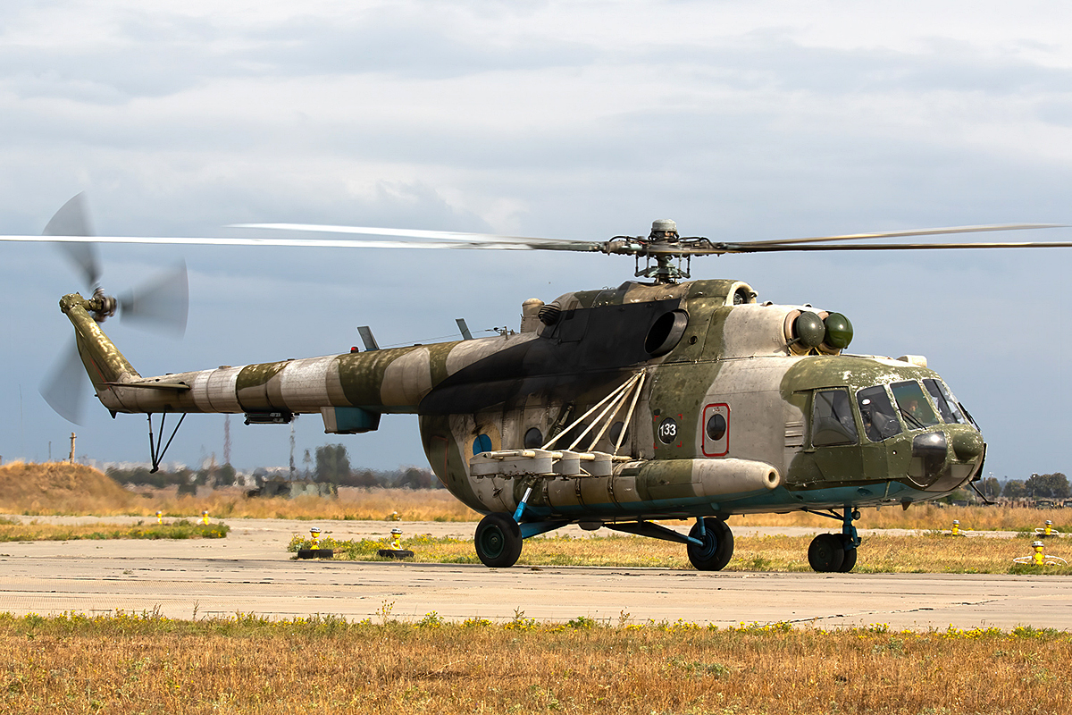 Mi-8MT   133 white