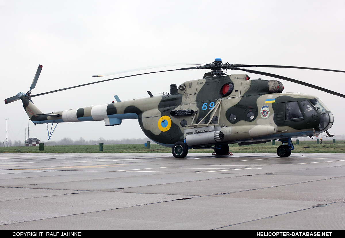 Mi-8MT   69 blue