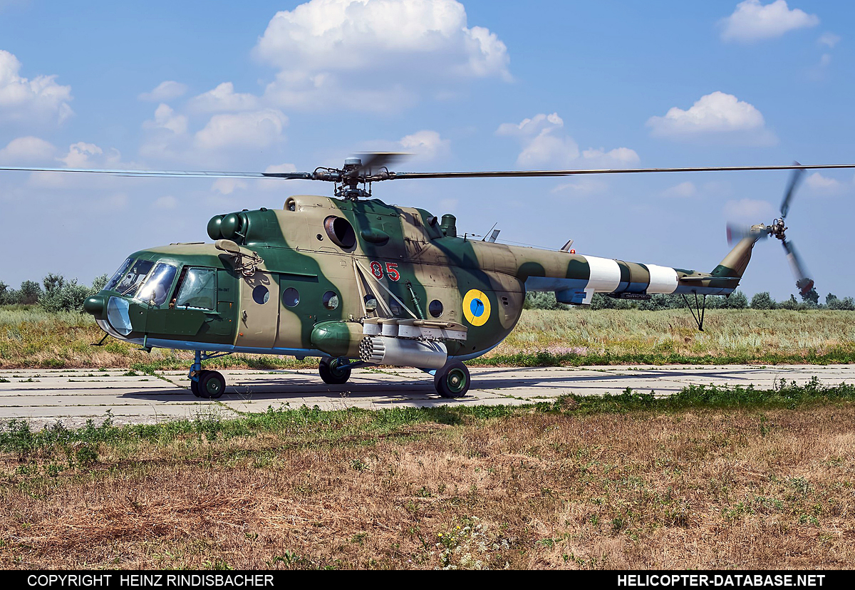 Mi-8MT   85 red