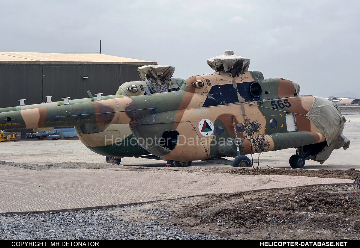 Mi-17   565