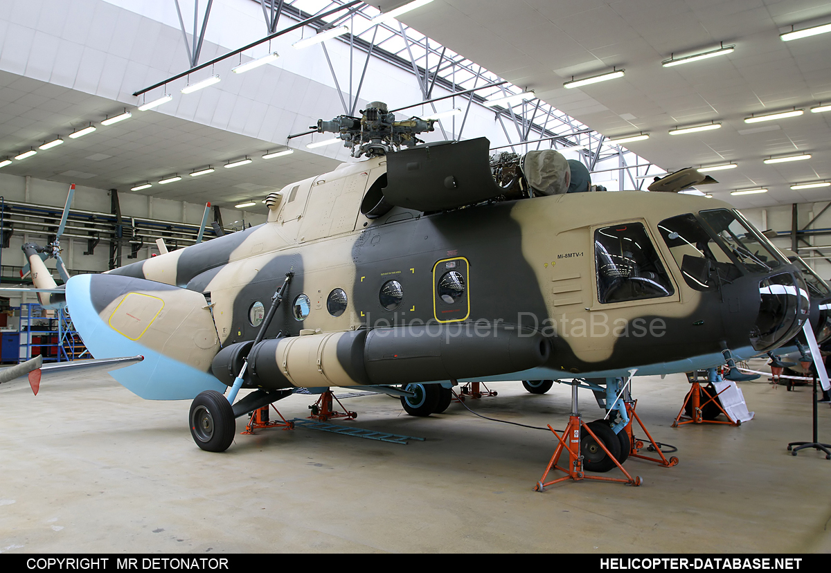 Mi-17-1V   813