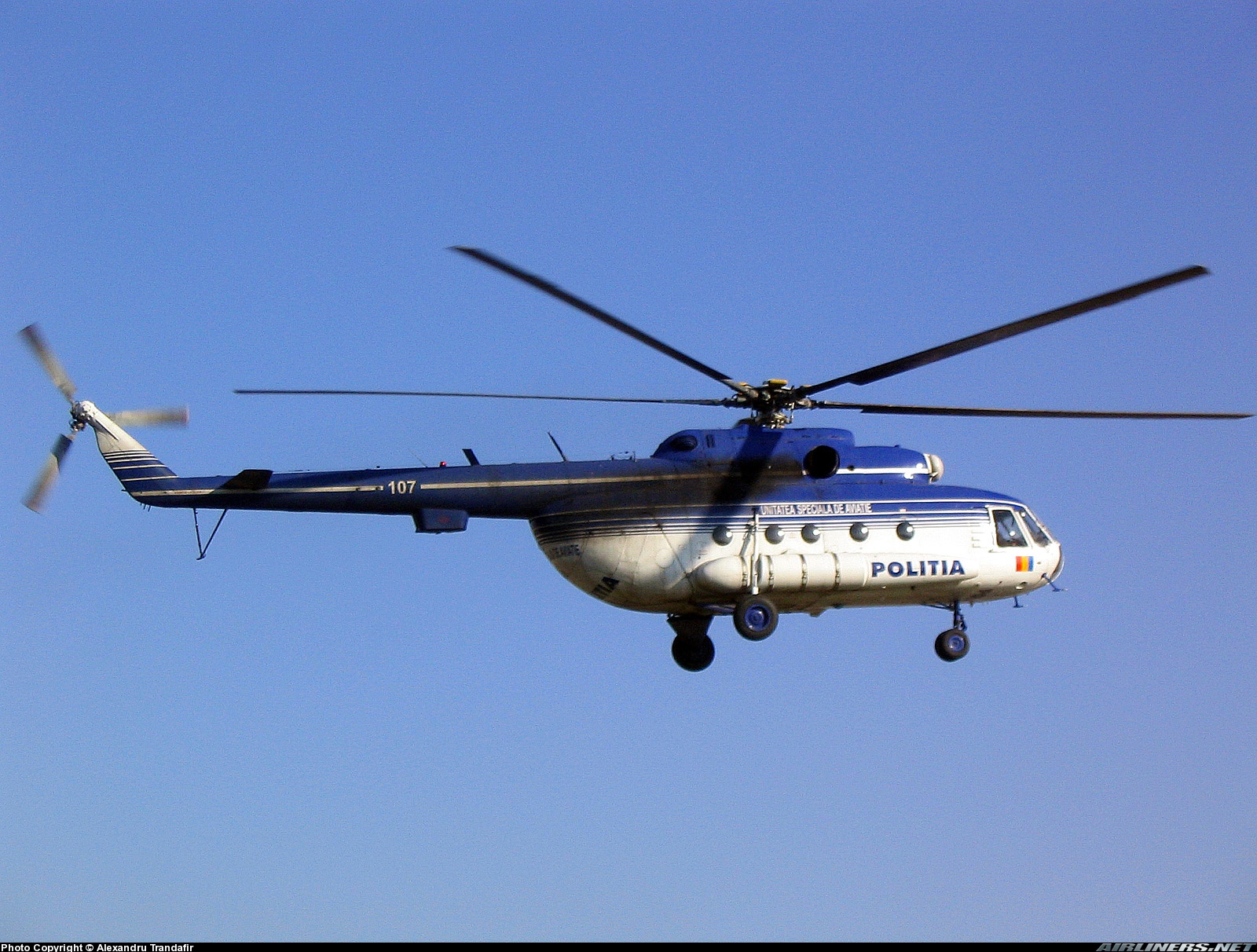 Mi-17   107