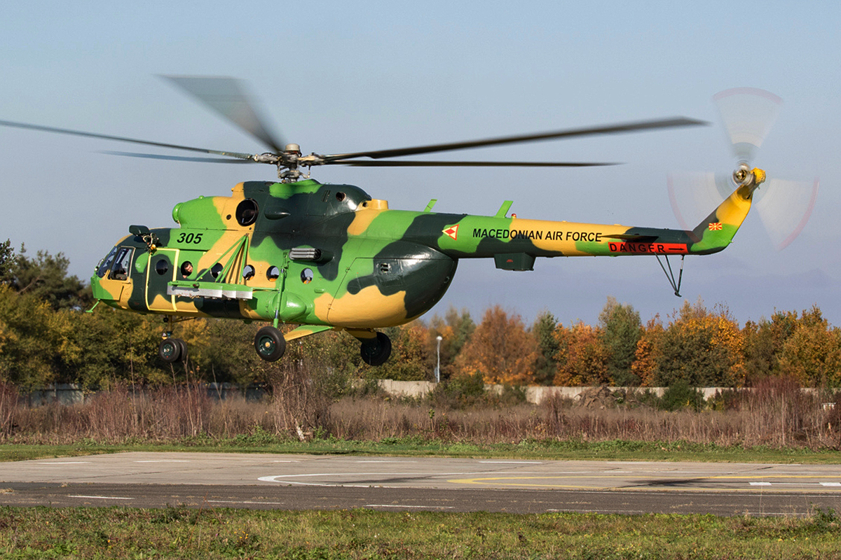 Mi-8MT   305